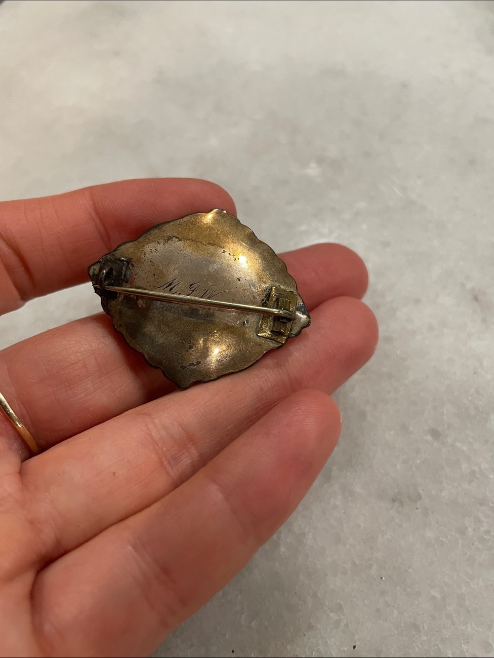 Vintage Gold-Tone Women’s Brooch Pin
